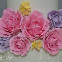 Romantic vintage roses wedding cake