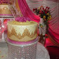 Asien style crystal design wedding cake