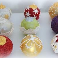 Christmas cake baubles:)