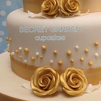Wedding cake in Gold and Ivory