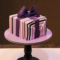 Gift Box Cake 