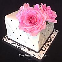 Pink roses and a sweet little quilted cake