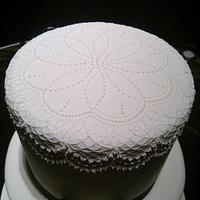 plain piping wedding cake