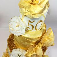 Gold cake in wafer paper 