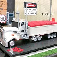 Kenworth t908 Truck Cake