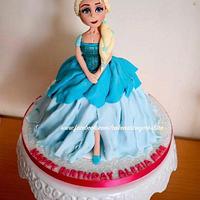Frozen Elsa doll cake 