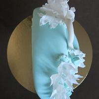 wedding swans cake