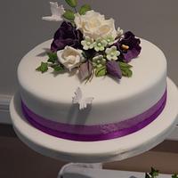Swan stand wedding cake