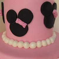 Minnie Mouse 1st pink birthday cake