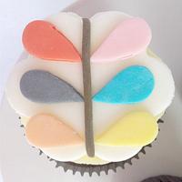 Orla Kiely-inspired cupcakes