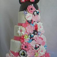 Bellas Minnie mouse cake