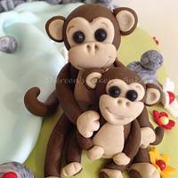 Jungle Baby Reveal Cake
