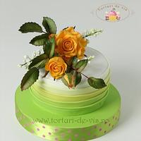 Cake with yellow roses and lily
