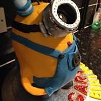 Minion Cake