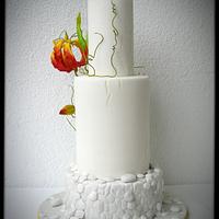 Wedding cake with Pebbles and Gloriosa
