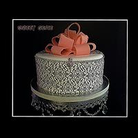 Damask Gift box cake