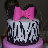 MINIE MOUSE CAKE!!!!!!!!!!!
