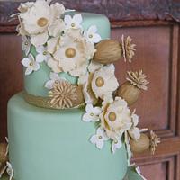 Roses & thistles wedding cake