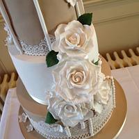 Vintage taupe and ivory birdcage wedding cake