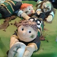 Rugby scrum cake