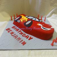 Lightening mcqueen cake