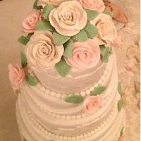  Pink & Ivory Roses Wedding Cake