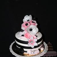 Ranunculus and anemones cake