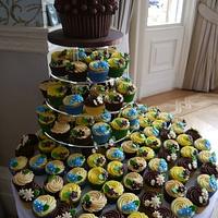 Peacock themed wedding cupcakeas