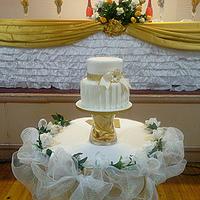 Two tier wedding cake. 