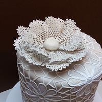 Cake with sugar lace flower