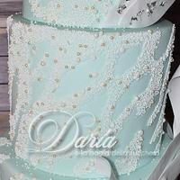 Tiffany and pearls cake