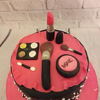 Make up cake ( M.A.C)