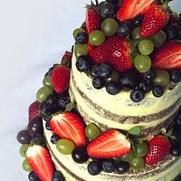 Naked cake & fresh fruit