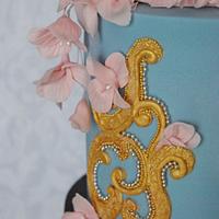 Fashion-Inspired Wedding Cake 