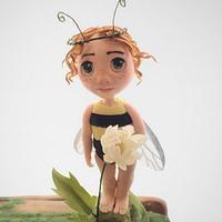 Bee fairy log cake 