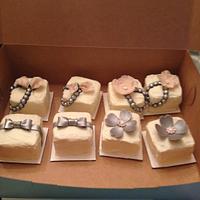 Elegant bridal shower cupcakes