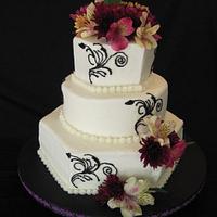 Hexagon and round 3 tiered wedding cake