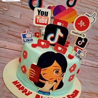 "Social media cake"