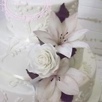 Stargazer Lily and rose wedding cake