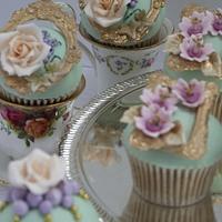 Vintage Picture Frame Cupcakes