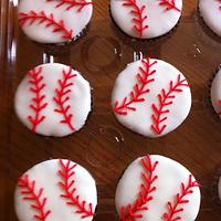 baseball cupcakes