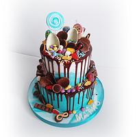 Drip cake with sweets