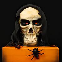 Scull and spiders halloween cake