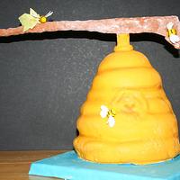 Bee hive sculpted cake