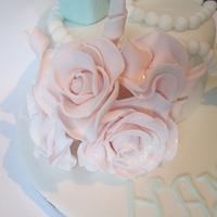 Birdy, Roses and Pearls cake