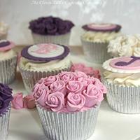 Mini Rose Wedding Cupcakes