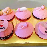 baby 1 month cupcakes