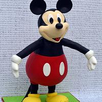 Mikey mouse cake 