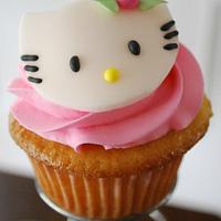 Hello Kitty Cupcakes!