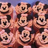 Minnie Mouse cupcakes & Cake